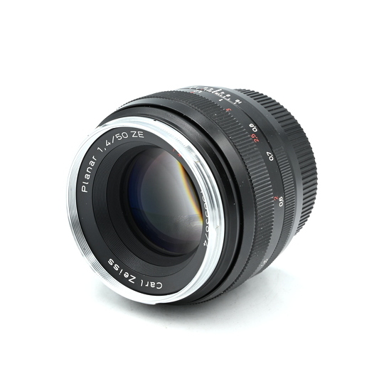 Объектив Zeiss Planar T* 50mm f/1.4 ZE, Canon EF (состояние 5) (б/у)