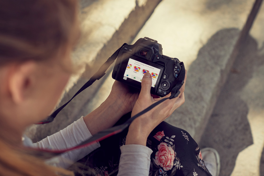 Зеркальный фотоаппарат Canon CANON EOS 250D Kit Black + EF-S 18-55 DC (уцененный)