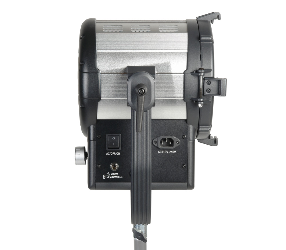 Осветитель GreenBean Fresnel 200 RGB X3 DMX, светодиодный, 200 Вт, 2800-6500К, RGB