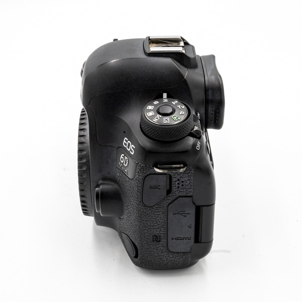 Зеркальный фотоаппарат Canon EOS 6D Mark II Body (состояние 4) (б/у)