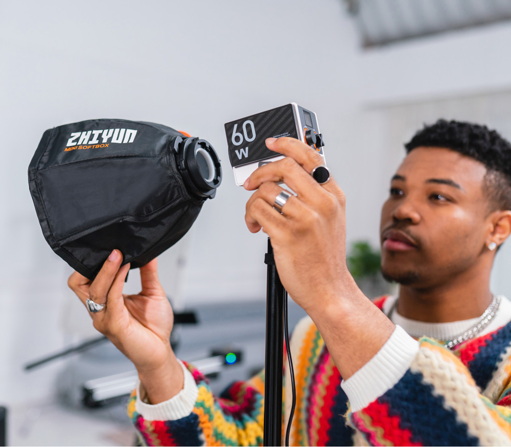 Осветитель Zhiyun Molus G60 Combo Kit, светодиодный, 60 Вт, 2700-6500К