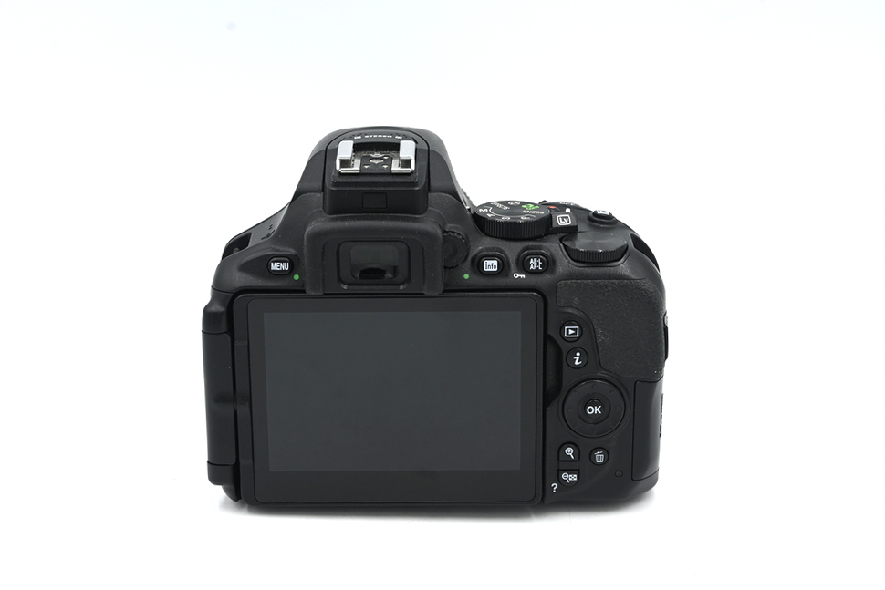 Зеркальный фотоаппарат Nikon D5600 Kit AF-P 18-55mm VR DX (состояние 5) (б/у)