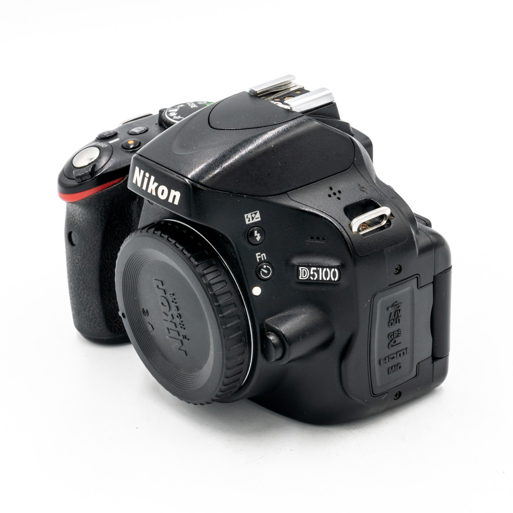 Зеркальный фотоаппарат Nikon D5100 Body (состояние 4-) (б/у)