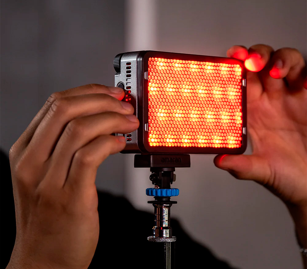 Осветитель amaran Ace 25c Kit, RGBWW, 2300-10000К, 32 Вт, черный