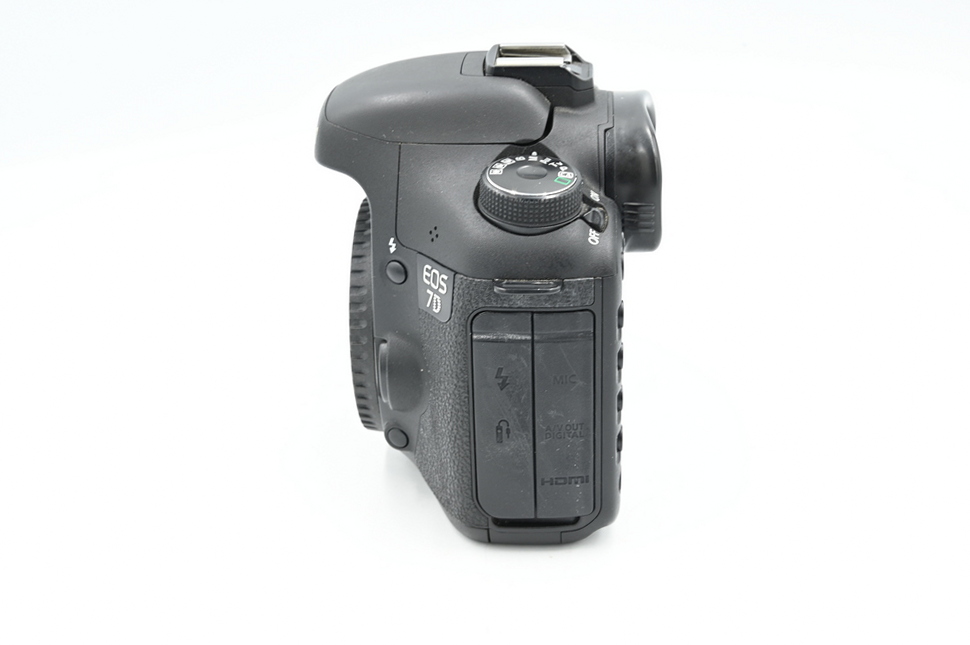 Зеркальный фотоаппарат Canon EOS 7D Body (состояние 5-) (б/у)