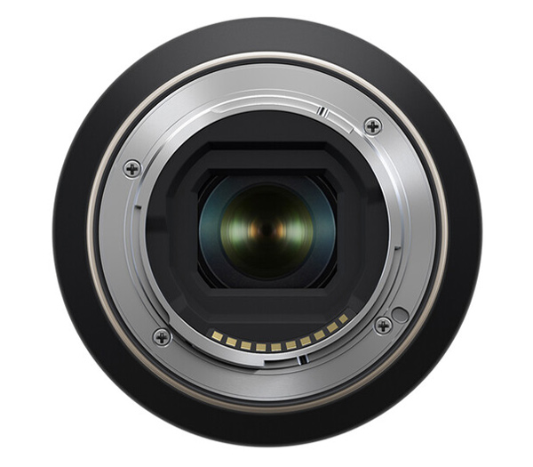 Объектив Tamron 18-300mm f/3.5-6.3 Di III-A VC VXD Sony E (B061S)