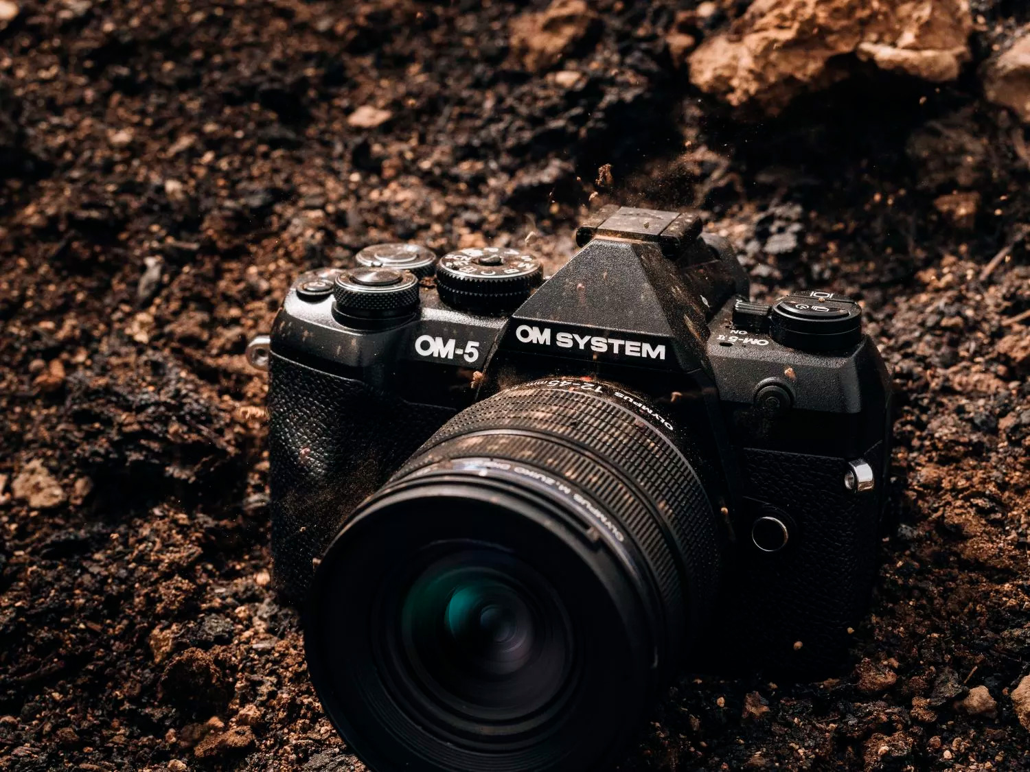 Беззеркальный фотоаппарат OM System OM-5 Mark II Kit 12-45mm f/4 PRO черный