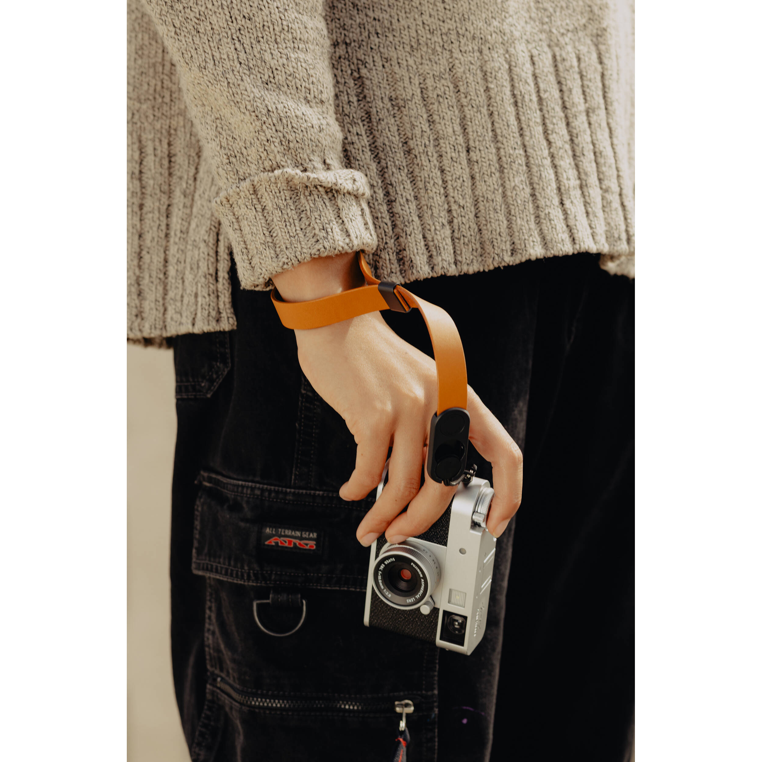 Ремень на запястье Peak Design Cuff Leather Amber, янтарный