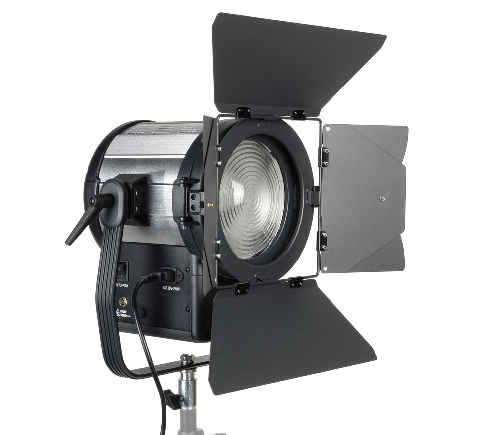 Осветитель GreenBean Fresnel 200 RGB X3 DMX, светодиодный, 200 Вт, 2800-6500К, RGB