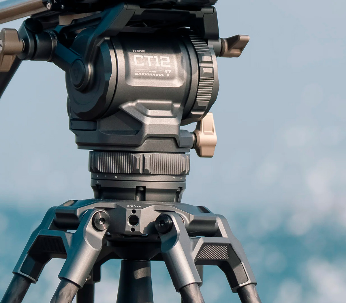 Штатив Tilta CT12 с головой Cine Fluid Head, до 12 кг, карбоновый