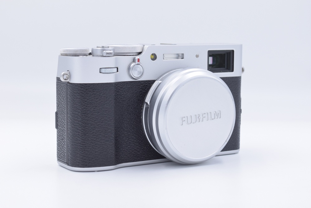 Компактный фотоаппарат Fujifilm X100V Silver (состояние 5) (б/у)