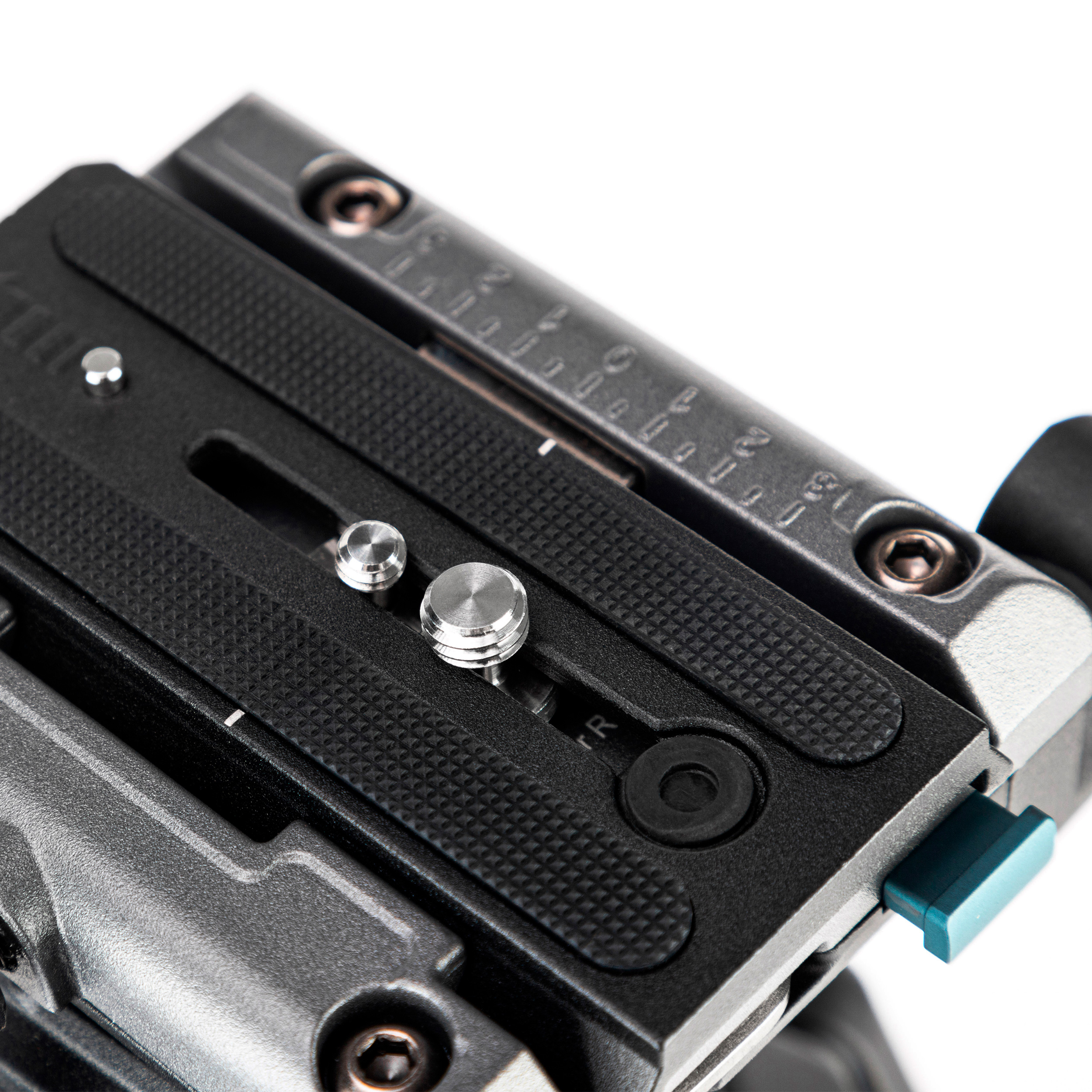 Штатив Fotopro DV-3A Pro с  видеоголовой, до 8 кг