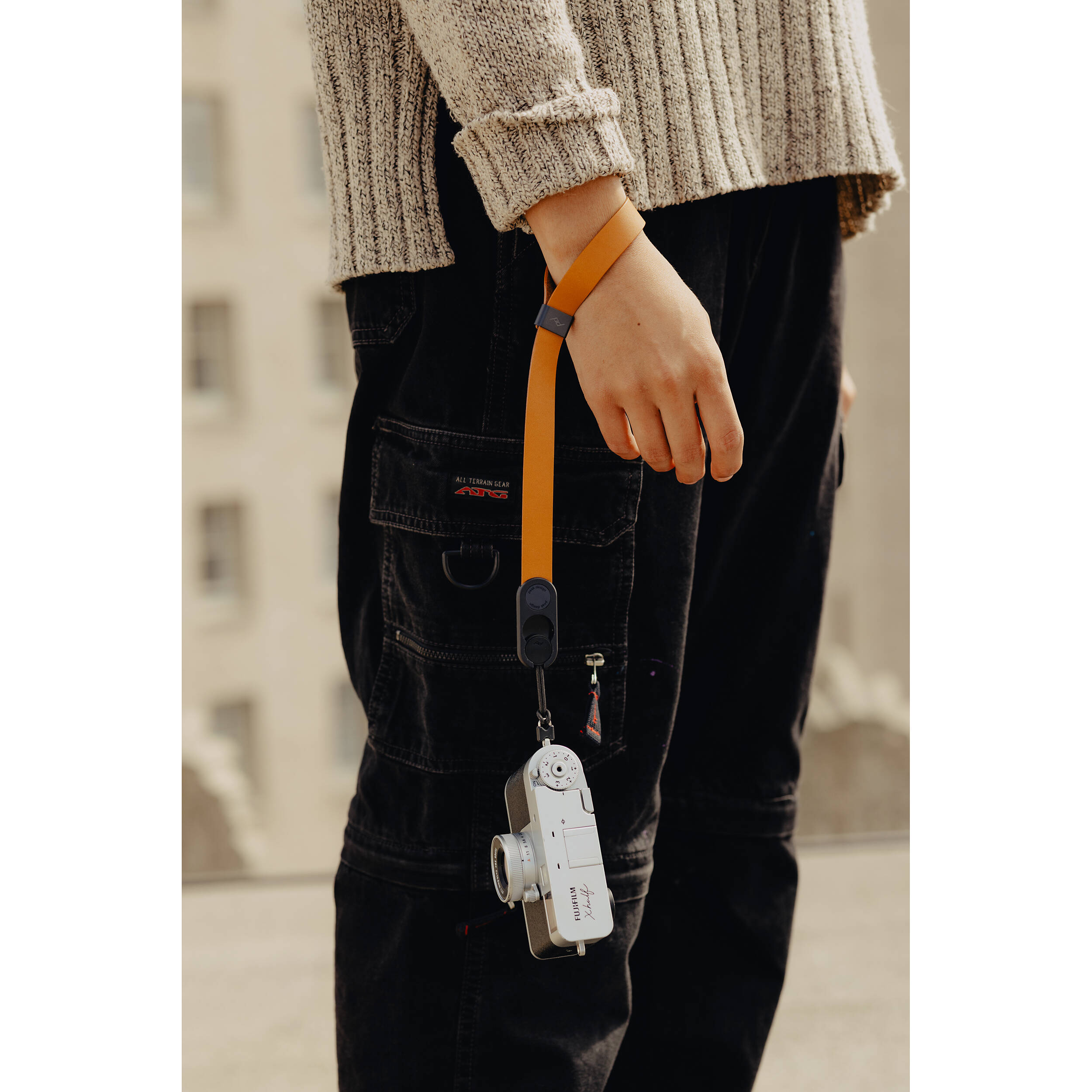 Ремень на запястье Peak Design Cuff Leather Amber, янтарный