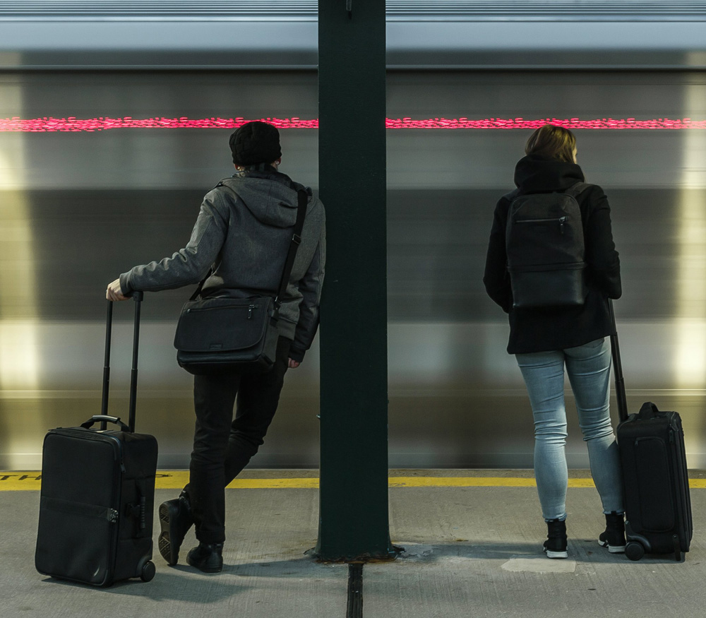 Чемодан на колесах Tenba Air Case Attaché 3220w