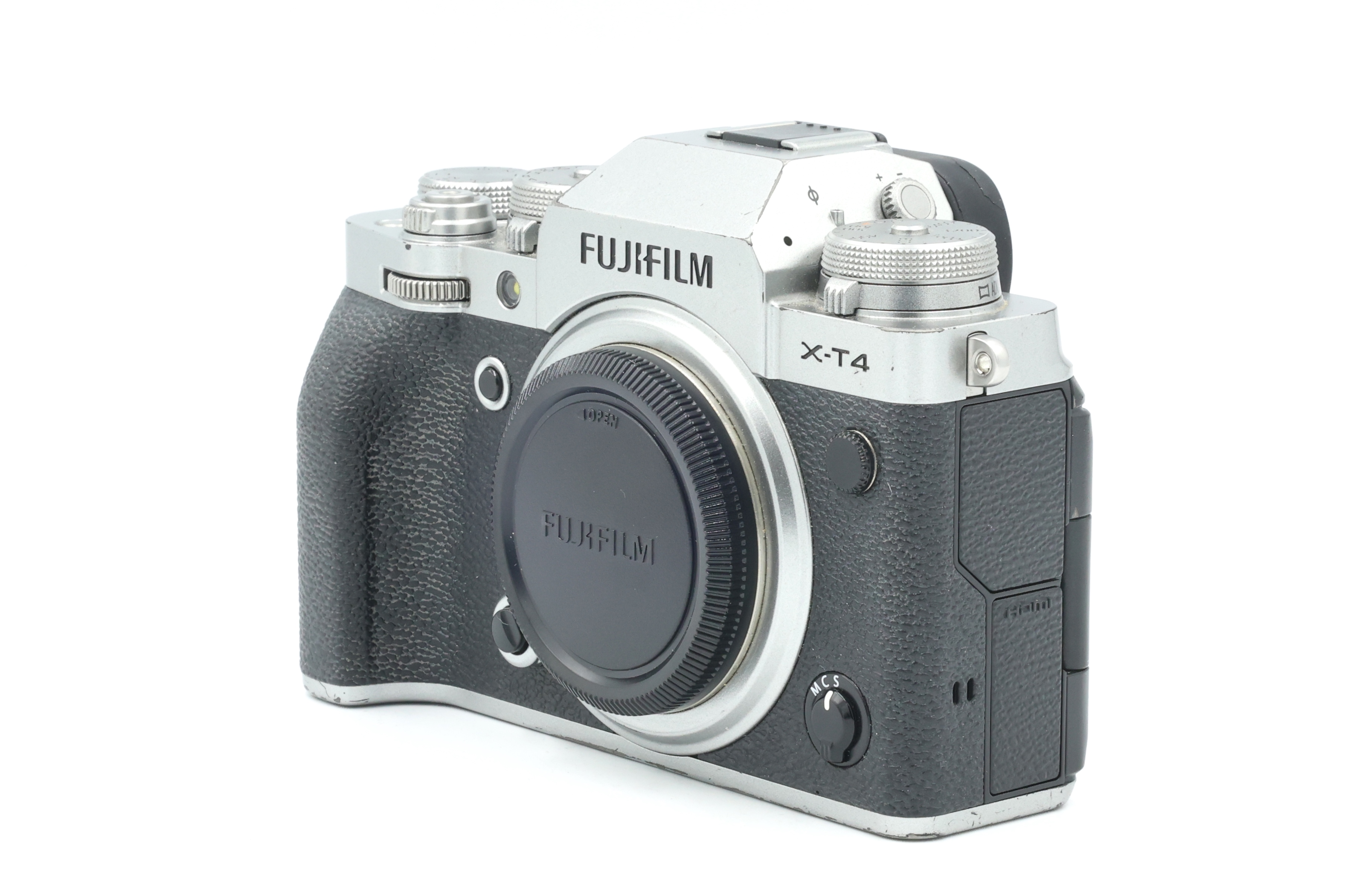 Беззеркальный фотоаппарат Fujifilm X-T4 Body, серебристый (состояние 4) (б/у)