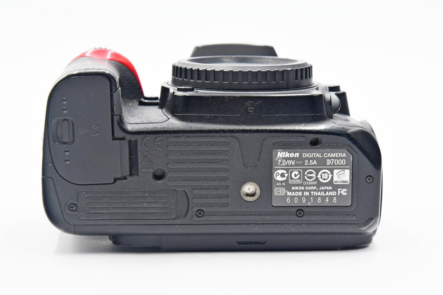 Зеркальный фотоаппарат Nikon D7000 Body (состояние 4-) (б/у)