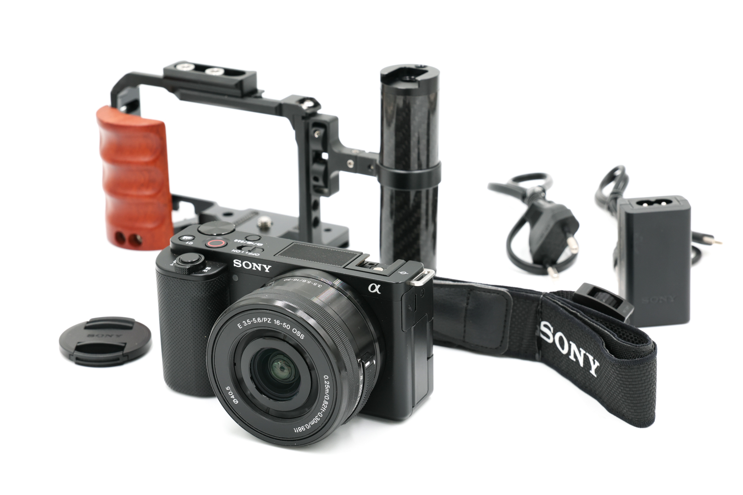 Беззеркальный фотоаппарат Sony ZV-E10 Kit 16-50mm, черный (состояние 5) (б/у)