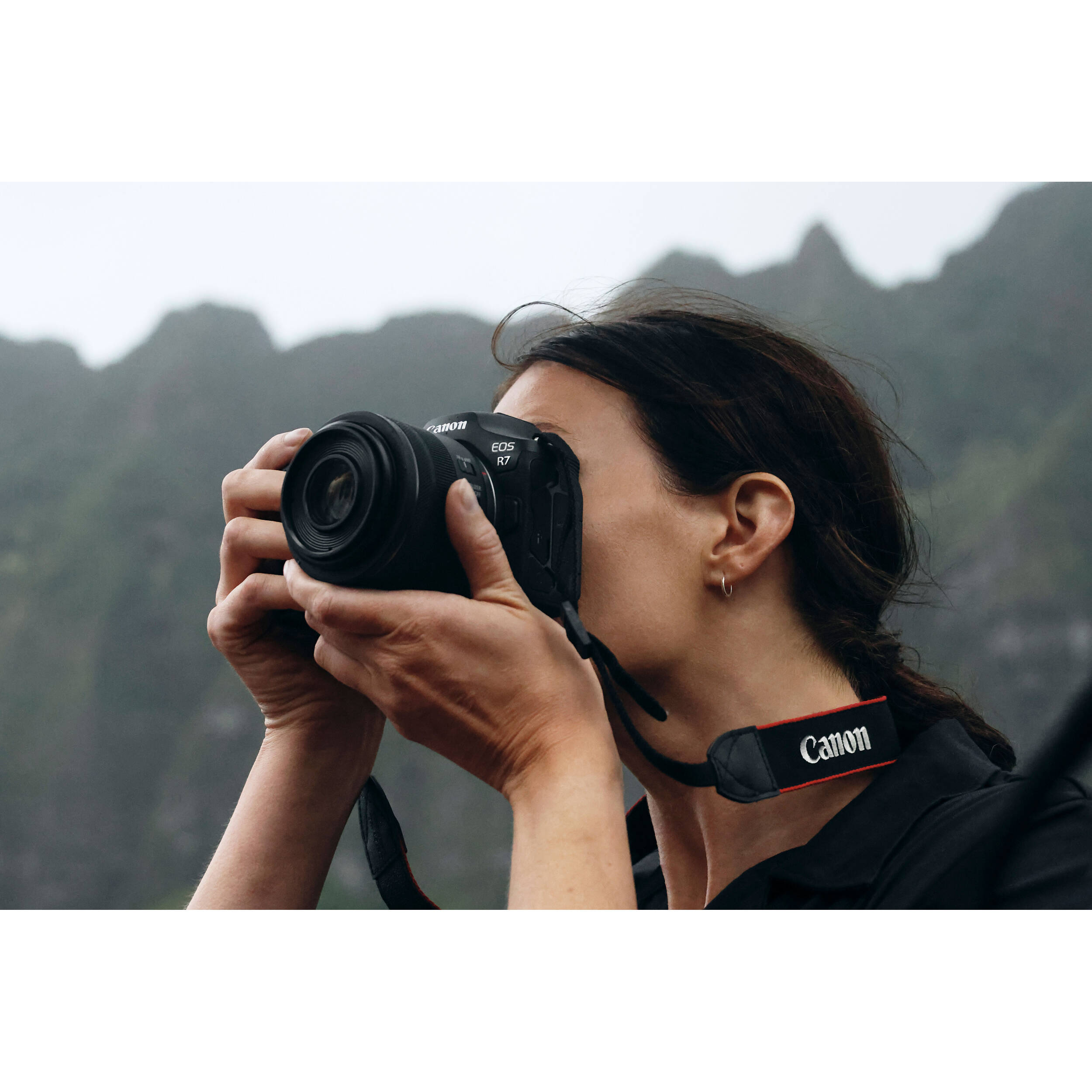 Беззеркальный фотоаппарат Canon EOS R7 Kit RF-S 18-150 IS STM