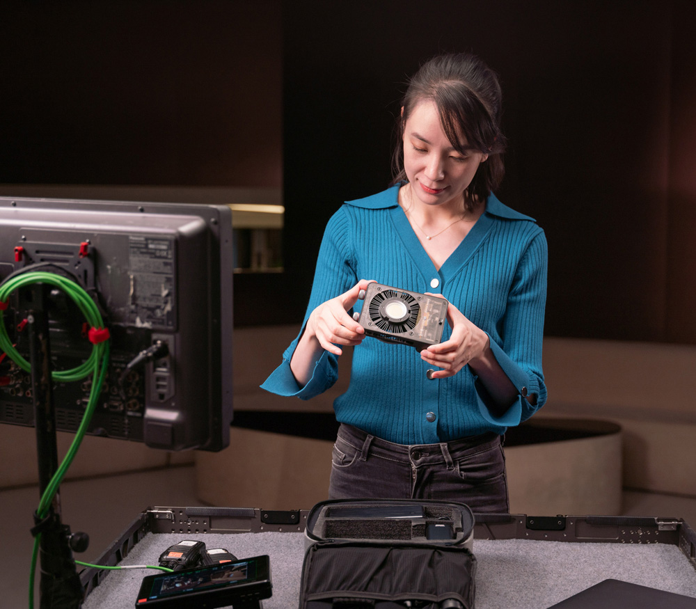 Осветитель Zhiyun Molus X100 Combo Kit, светодиодный, 100 Вт, 2700-6500К