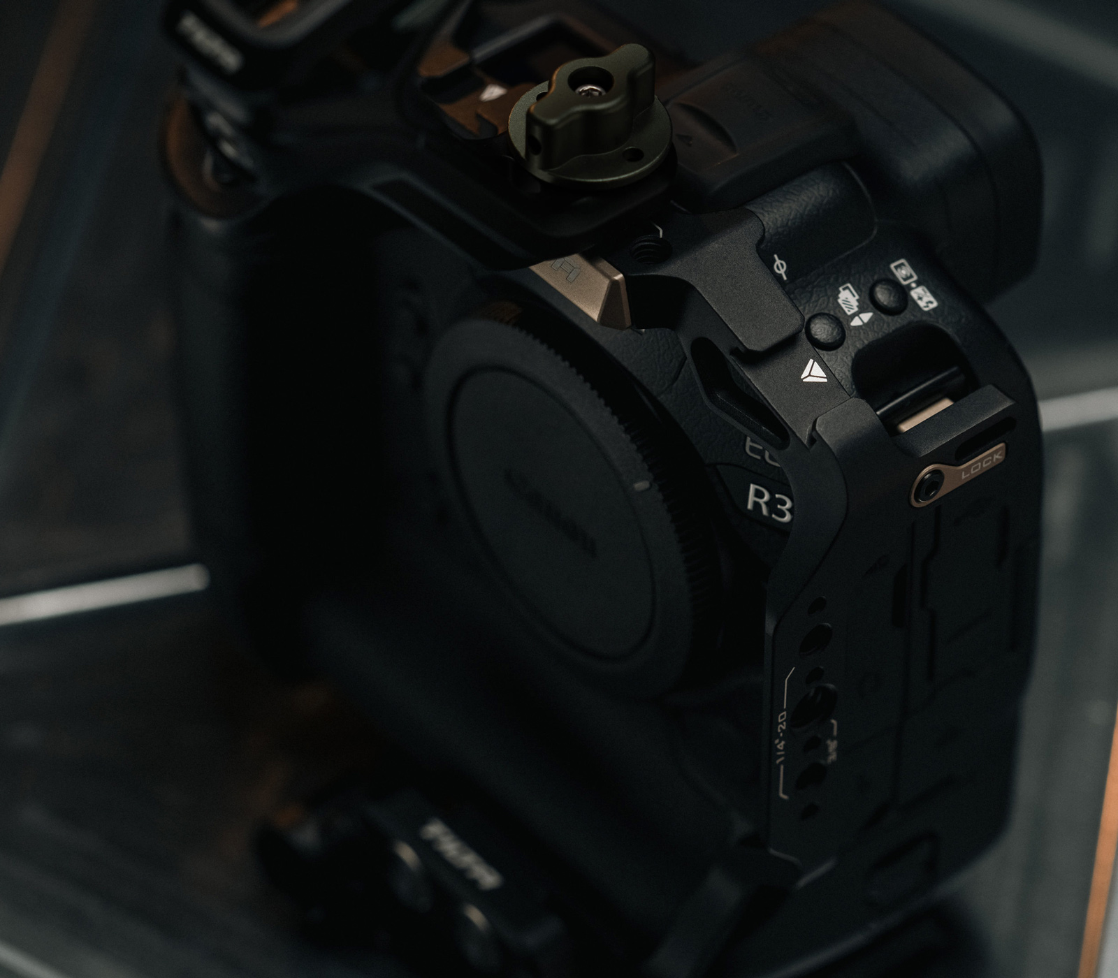 Клетка Tilta Camera Cage Basic Kit для Canon R3, черная