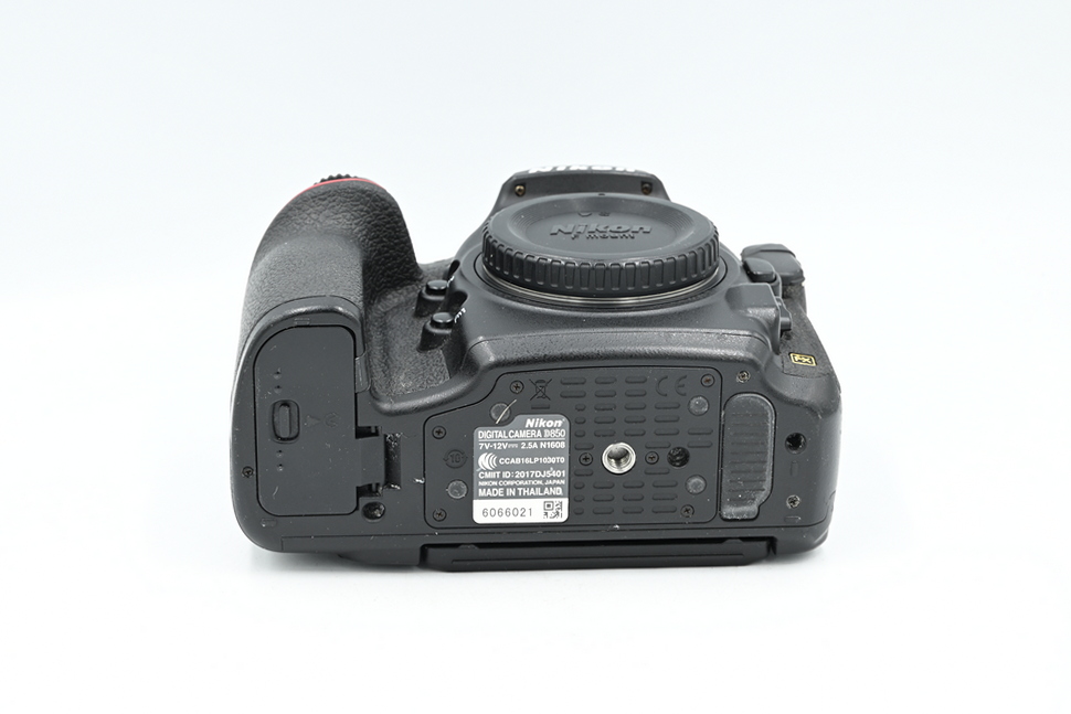 Зеркальный фотоаппарат Nikon D850 Body - с.н. 6066021 (состояние 5) (б/у)