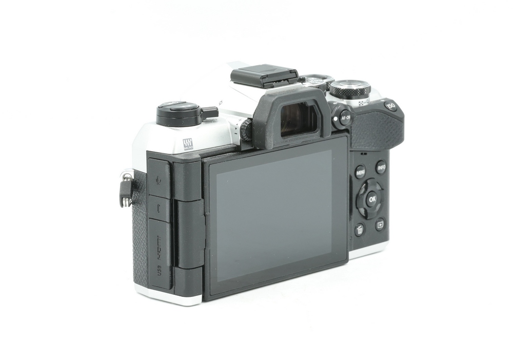Беззеркальный фотоаппарат OM System OM-5 Mark II Body, серебристый (состояние 5) (б/у)