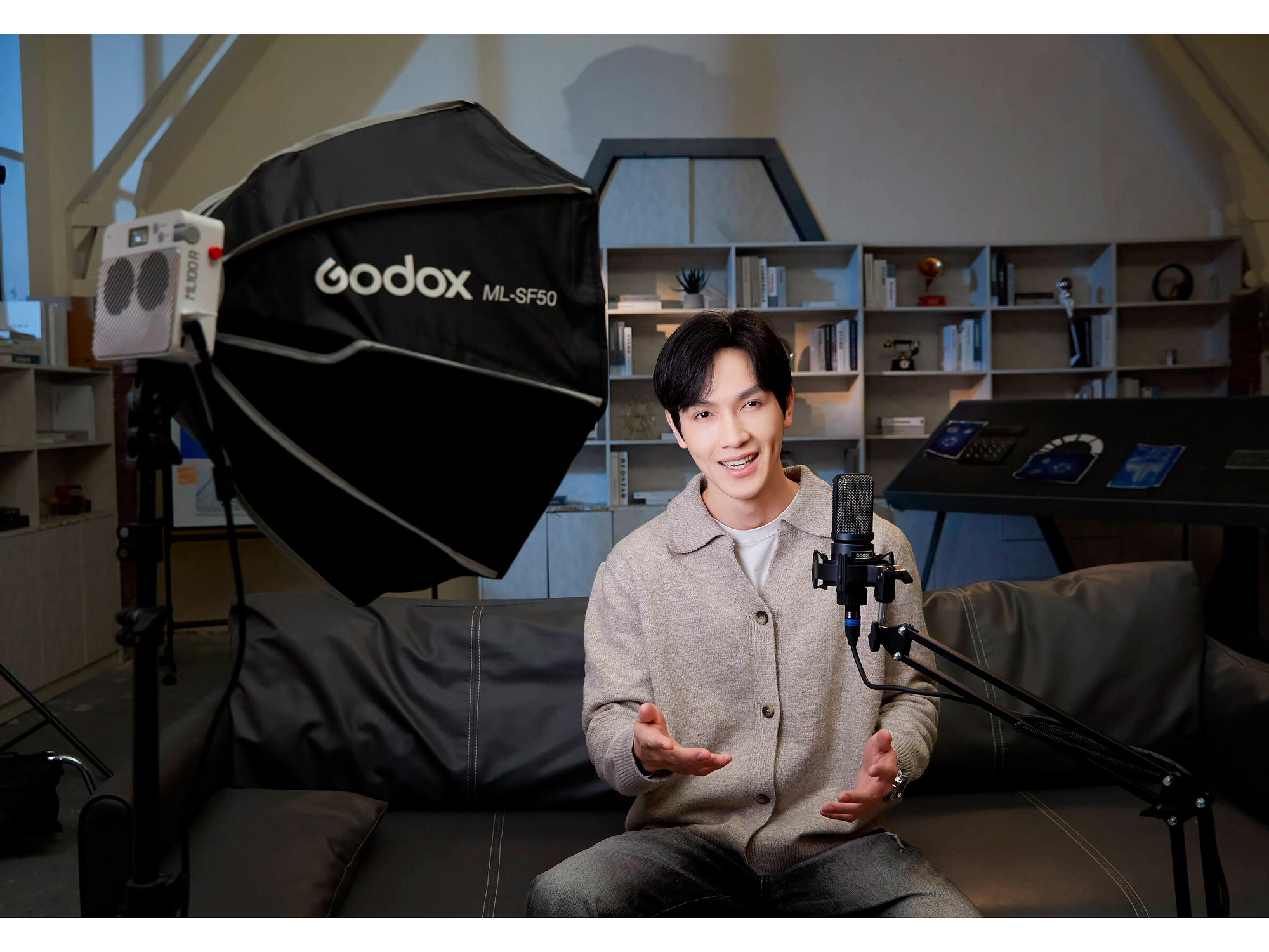 Осветитель Godox ML100R, RGB, 1800-10000К, 110 Вт, Godox Mount