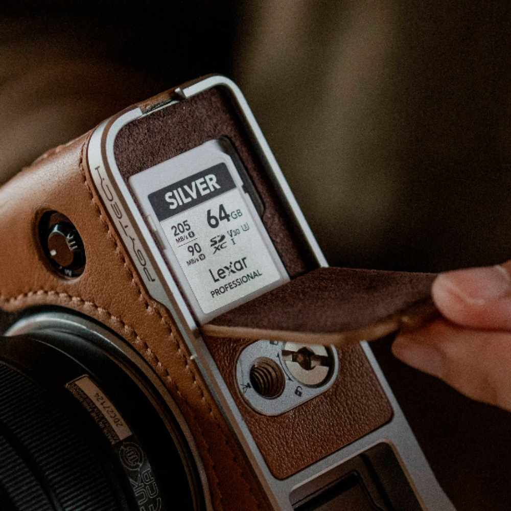 Чехол PGYTECH Leather Camera Case для Fujifilm X-T5, цвет: Clay Brown