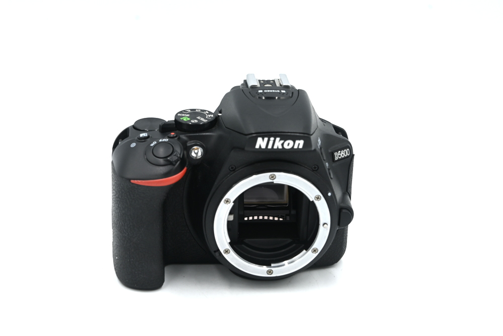 Зеркальный фотоаппарат Nikon D5600 Kit AF-P 18-55mm VR DX (состояние 5) (б/у)