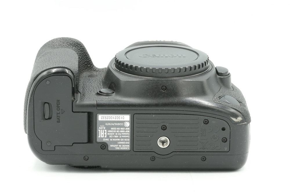 Зеркальный фотоаппарат Canon EOS 5D Mark IV Body (состояние 4) (б/у)