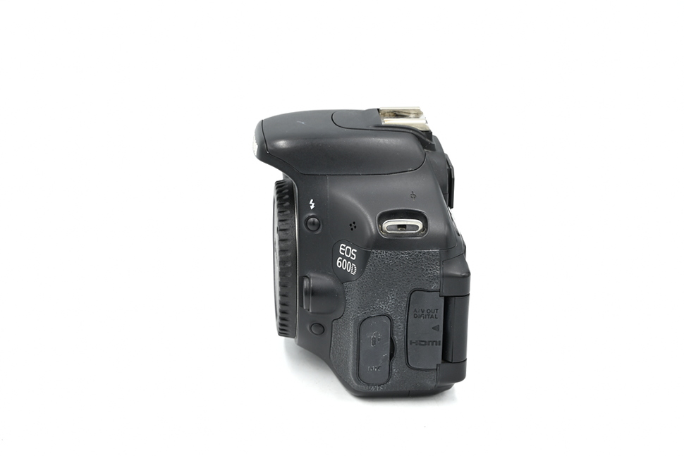 Зеркальный фотоаппарат Canon EOS 600D Body (состояние 4) (б/у)