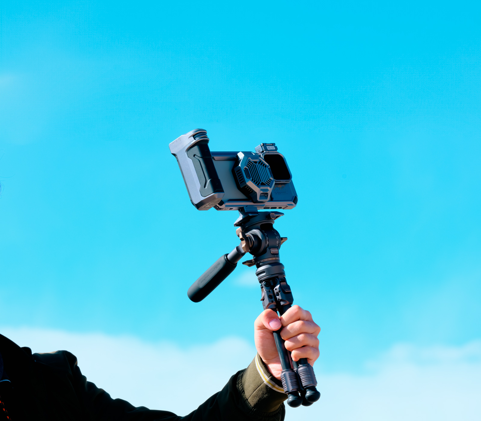 Штатив Tilta VT03, 1-Stage Carbon Fiber Travel Tripod, с видеоголовой, до 3 кг, серый