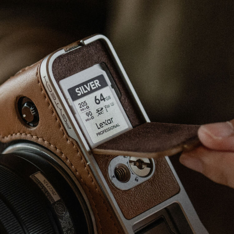 Чехол PGYTECH Leather Camera Case для Fujifilm X-M5, цвет: Midnight Black