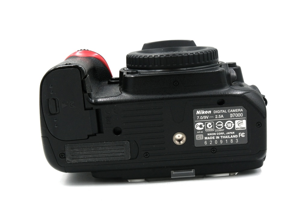 Зеркальный фотоаппарат Nikon D7000 Body (состояние 5) (б/у)