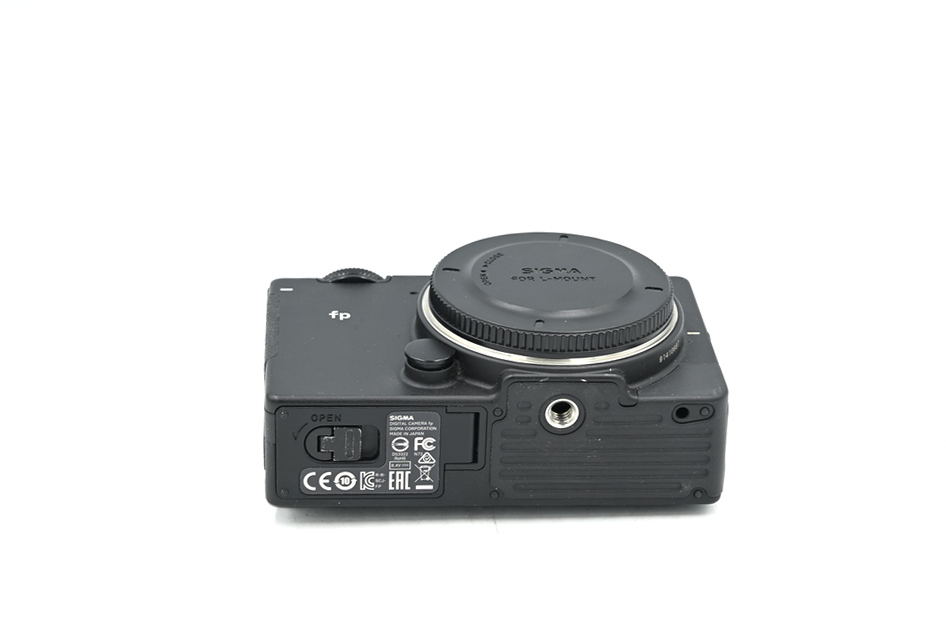 Беззеркальный фотоаппарат Sigma fp Body (состояние 5-) (б/у)