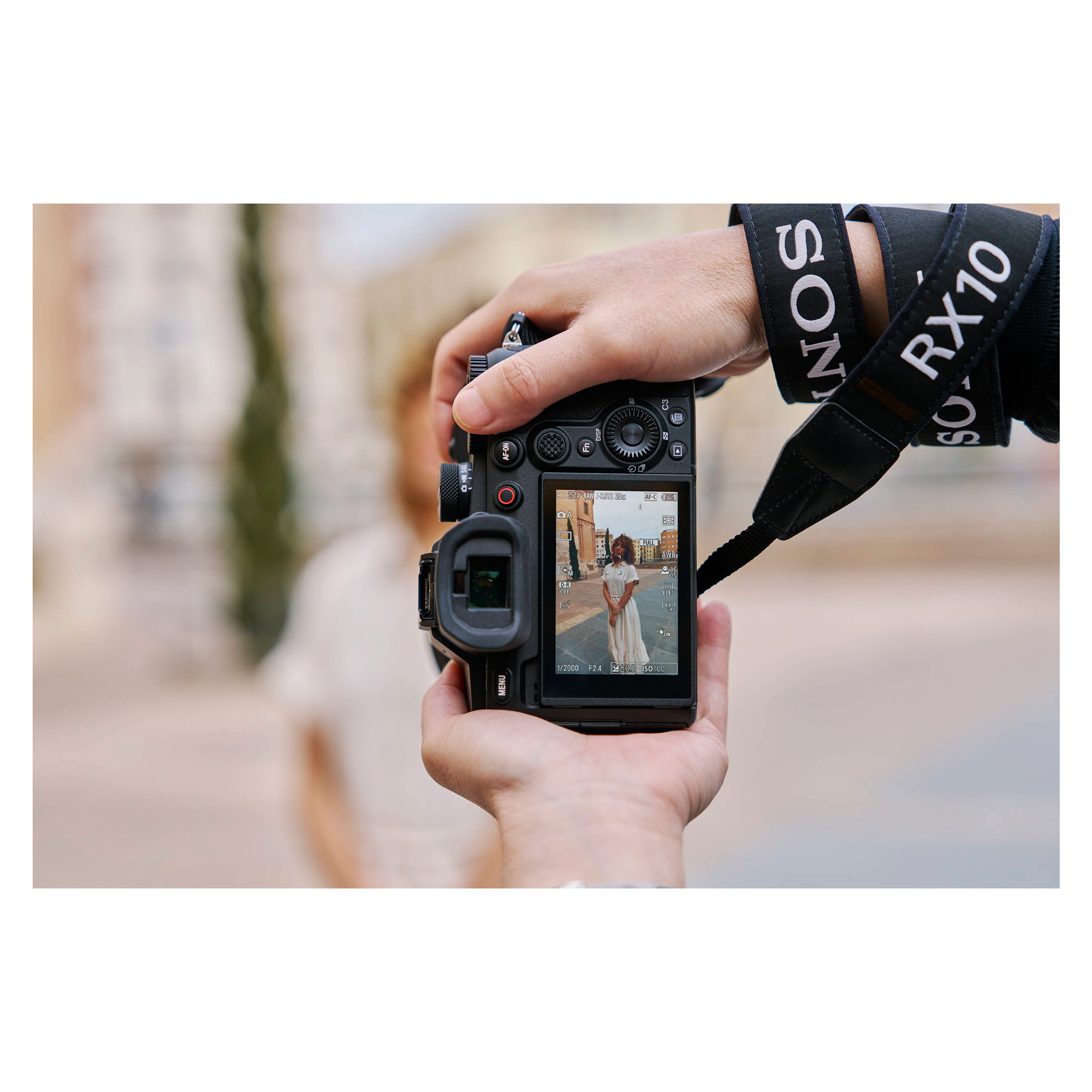 Компактный фотоаппарат Sony RX10 V (DSC-RX10M5)