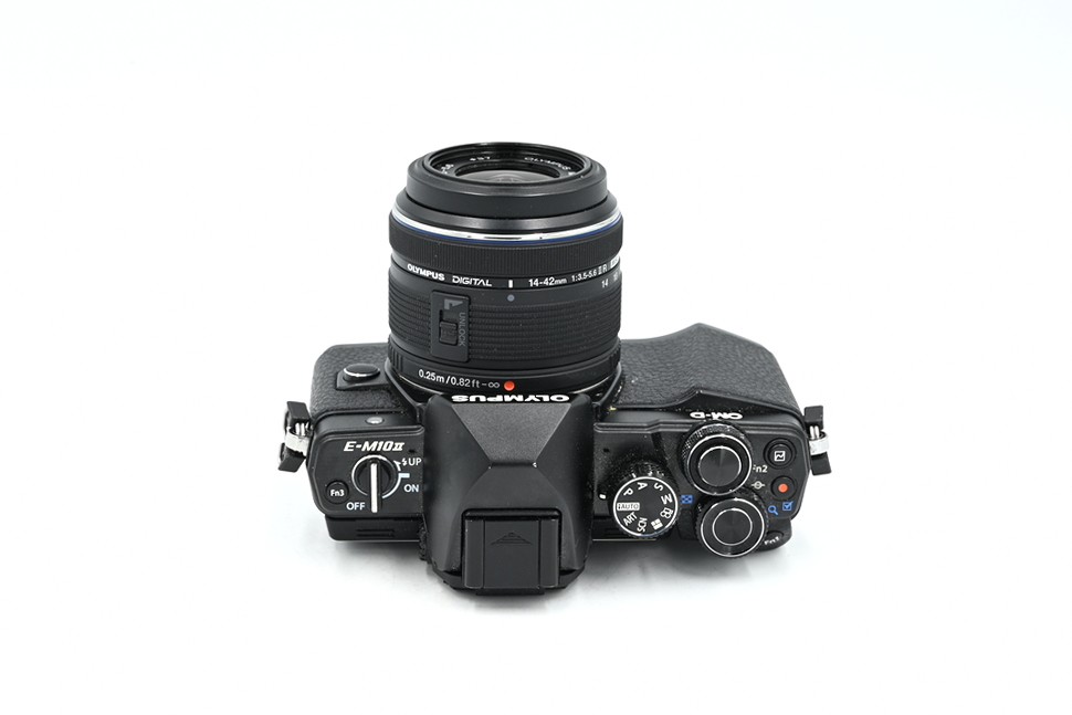 Беззеркальный фотоаппарат Olympus OM-D E-M10 Mark II Body черный (состояние 5-) (б/у)