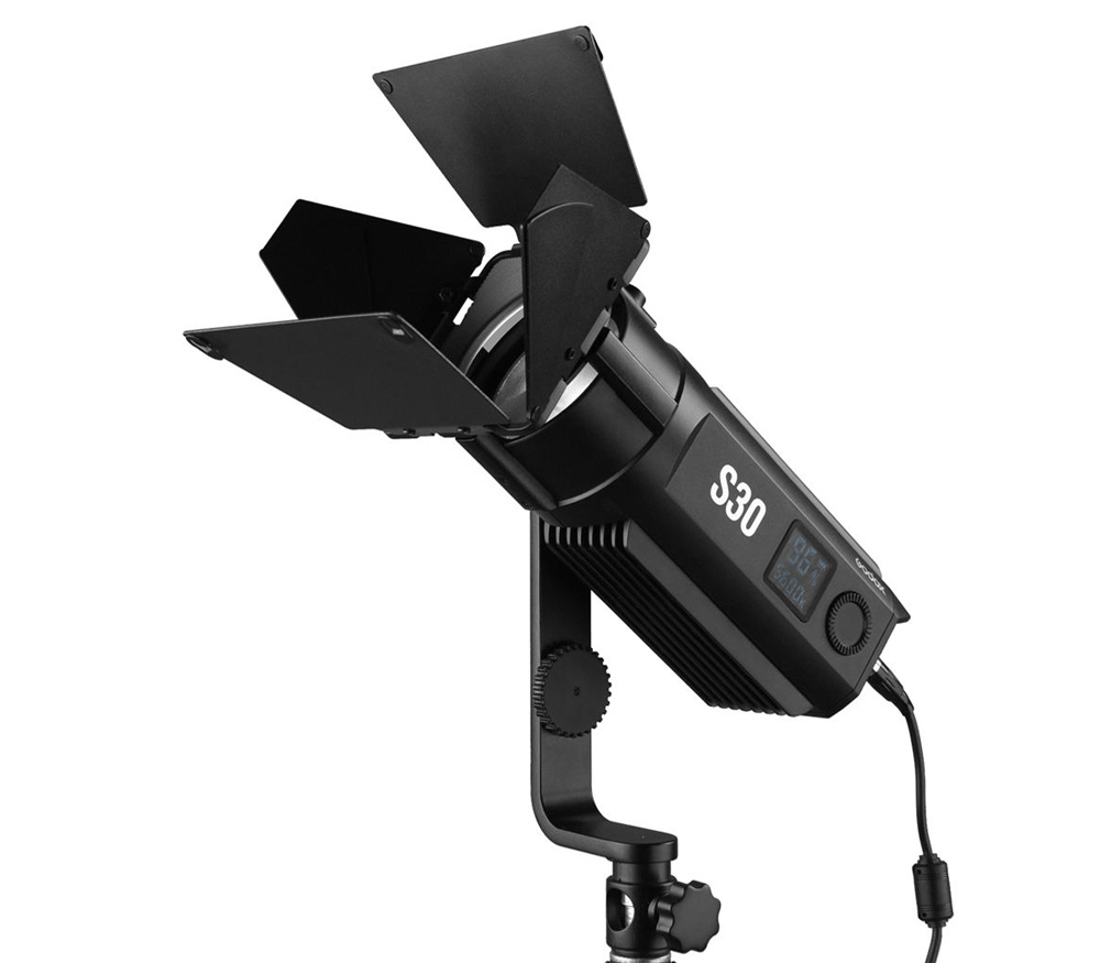 Осветитель Godox S30, светодиодный, фокусируемый, 30 Вт, 5600К