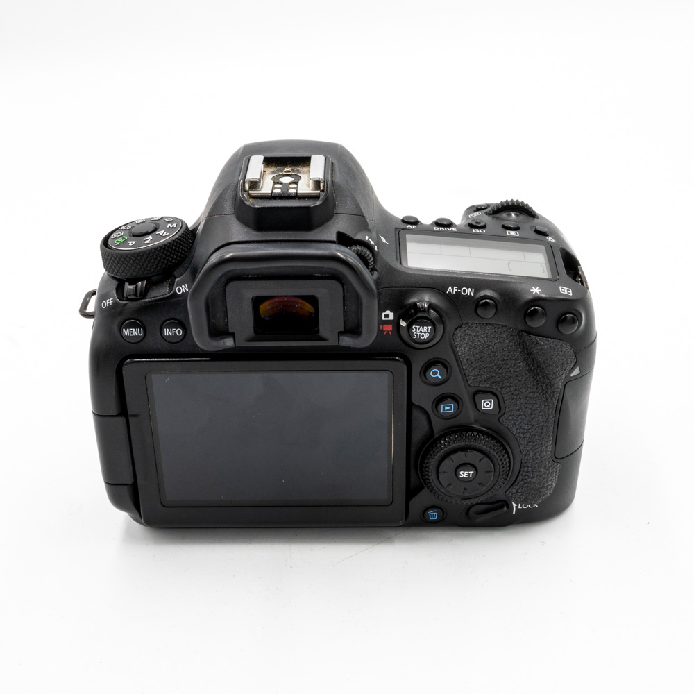 Зеркальный фотоаппарат Canon EOS 6D Mark II Body (состояние 4) (б/у)