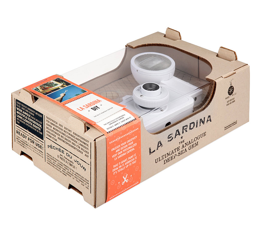 Плёночный фотоаппарат Lomography La Sardina & Flash DIY