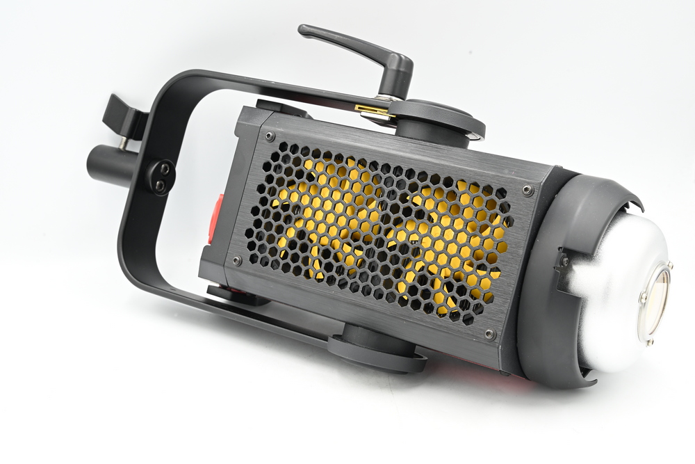 Осветитель Aputure LS C300D II, светодиодный (состояние 5-) (б/у)