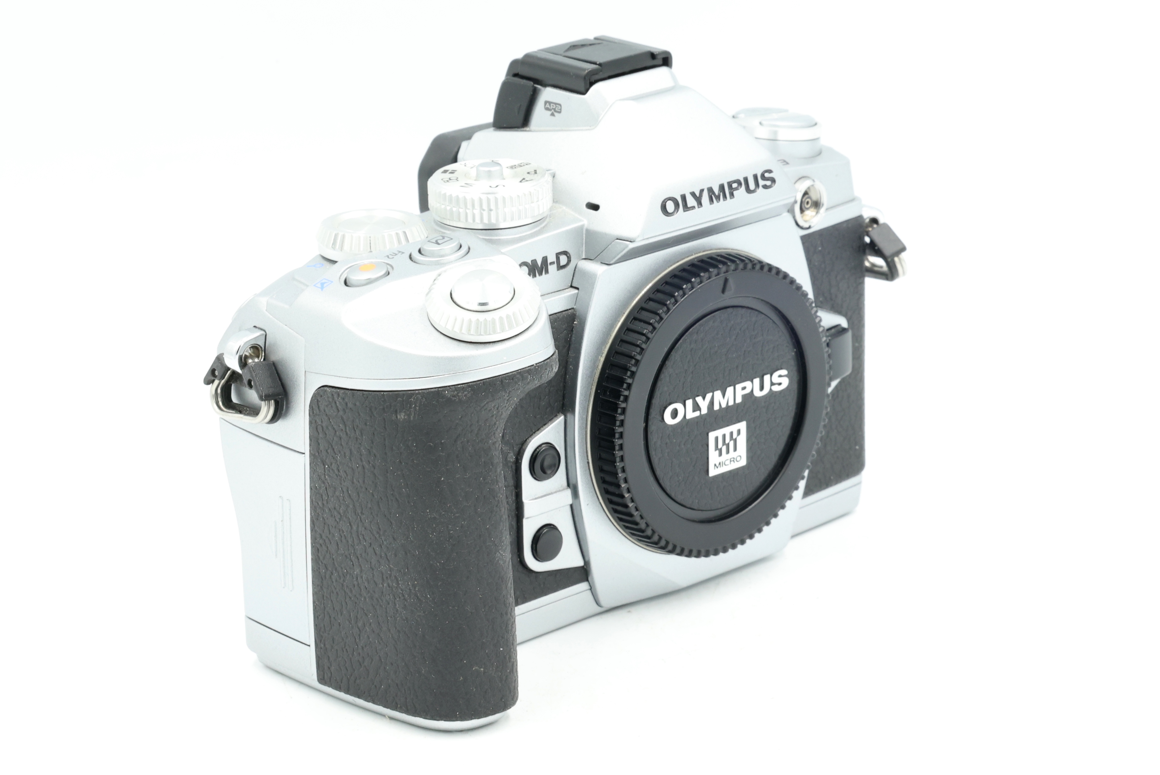 Беззеркальный фотоаппарат Olympus OM-D E-M1 Body Silver (состояние 5-) (б/у)