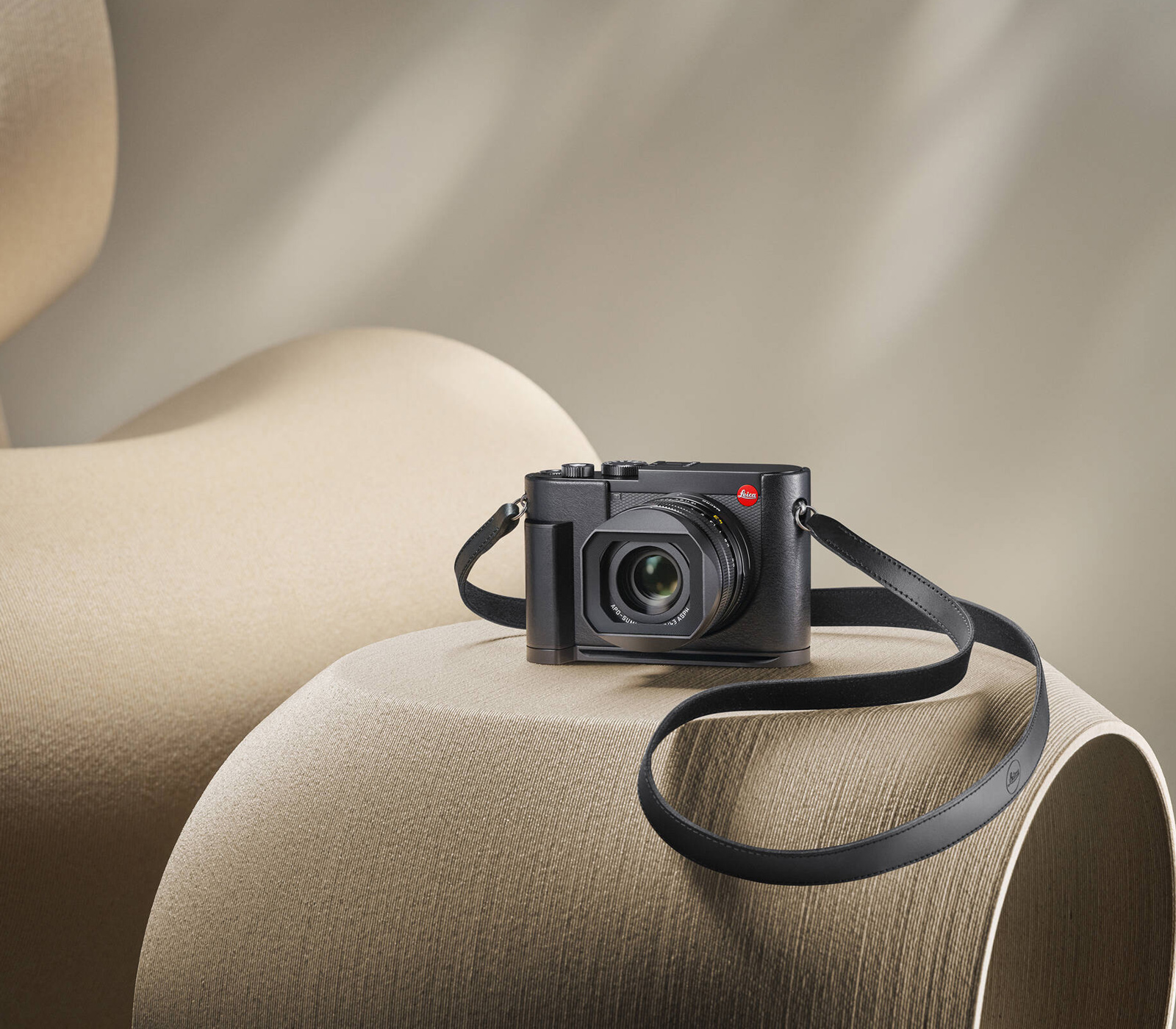 Компактный фотоаппарат Leica Q3 43