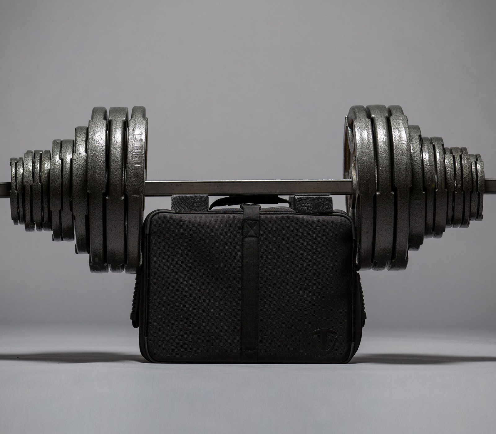 Чемодан на колесах Tenba Air Case Attache 2214w