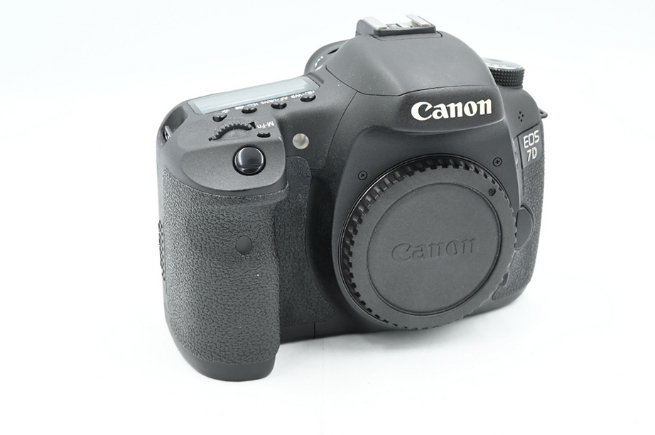 Зеркальный фотоаппарат Canon EOS 7D Body (состояние 5-) (б/у)