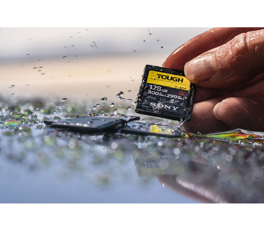 Карта памяти Sony SDXC 256GB Tough UHS-II 299/300Mb/s U3 V90 (SF-G256T)