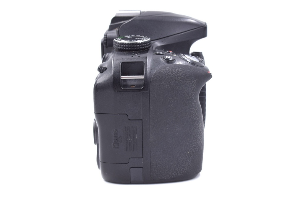 Зеркальный фотоаппарат Nikon D3300 Body (состояние 4) (б/у)