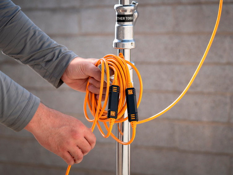Кабель Tether Tools TetherPro USB-C to USB-C Right Angle 9.4m, оранжевый