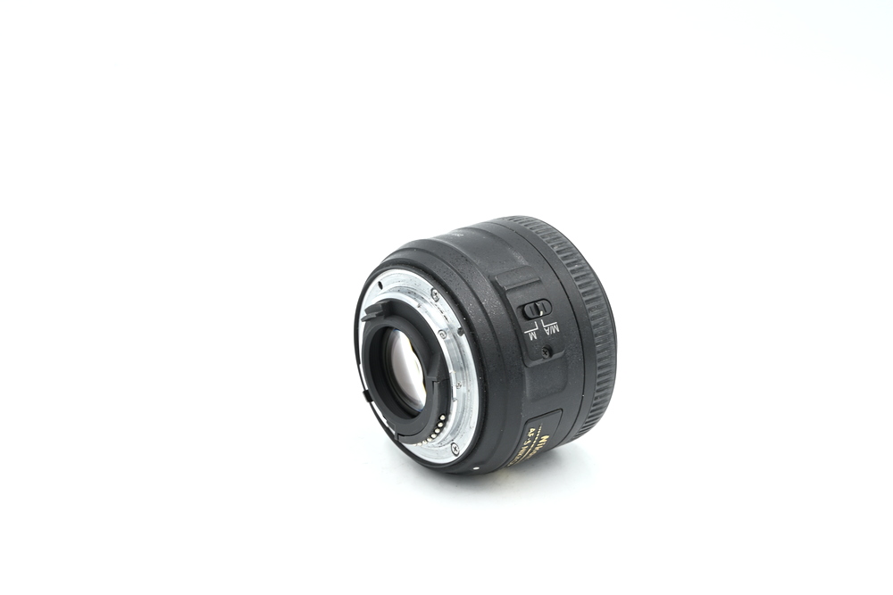 Объектив Nikon AF-S 35mm f/1.8G DX (состояние 4) (б/у)