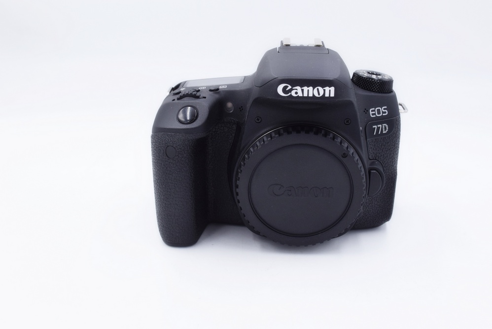 Зеркальный фотоаппарат Canon EOS 77D body (состояние 4) (б/у)